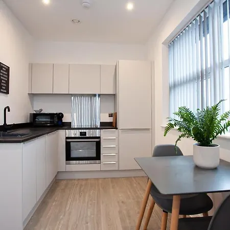 Modern 1 Bedroom Apartment In Bolton Exterior photo