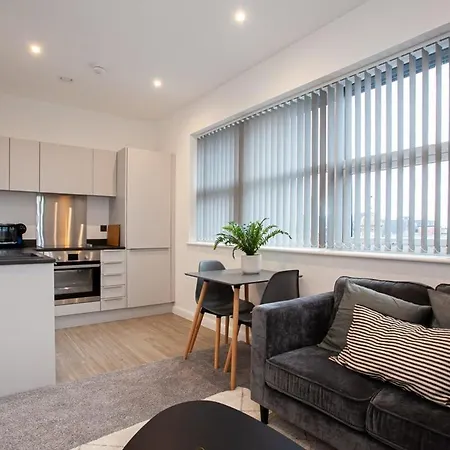 Modern 1 Bedroom Apartment In Bolton Exterior photo