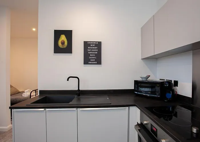 Modern 1 Bedroom Apartment In Bolton