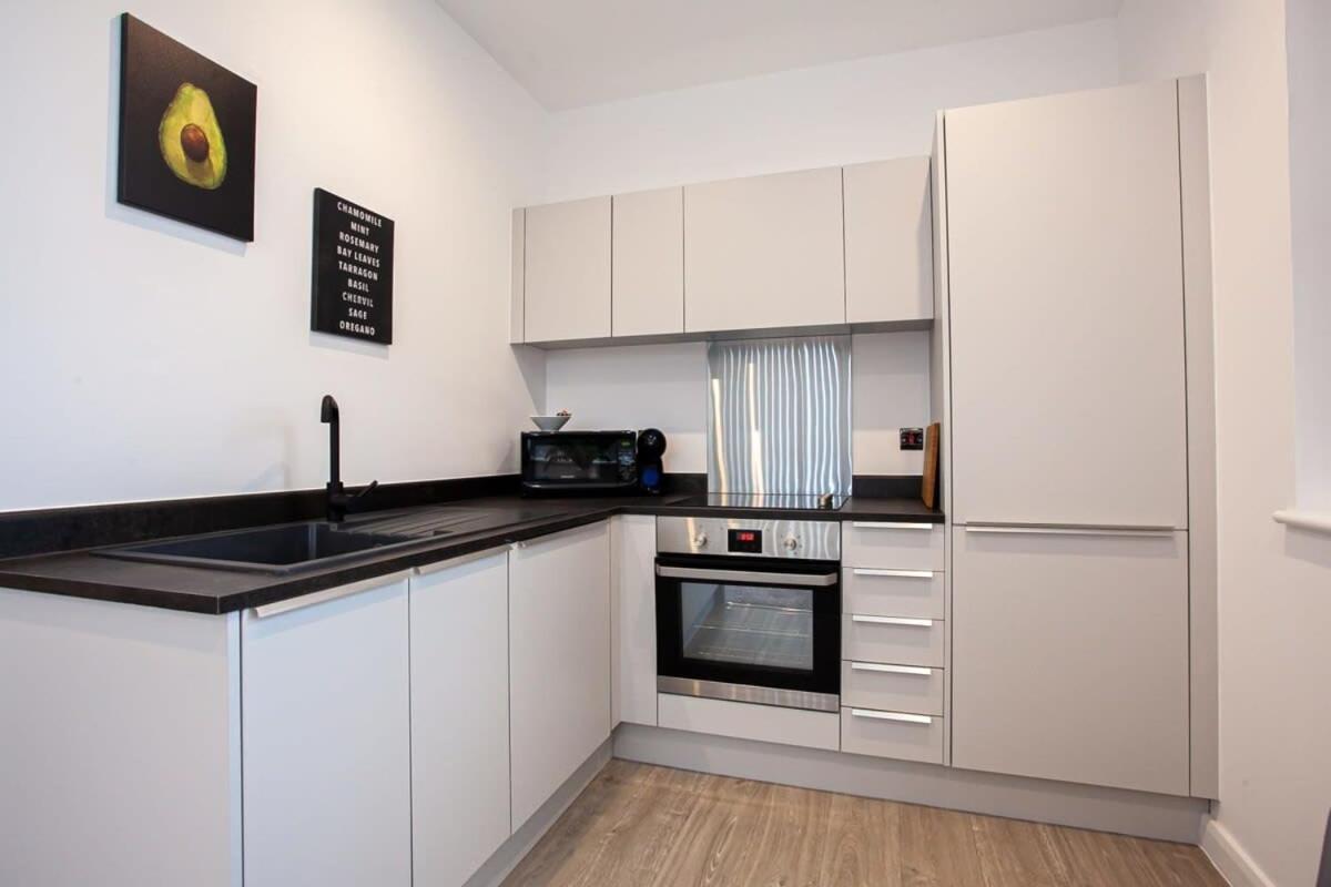 Apartment Modern 1 Bedroom In *